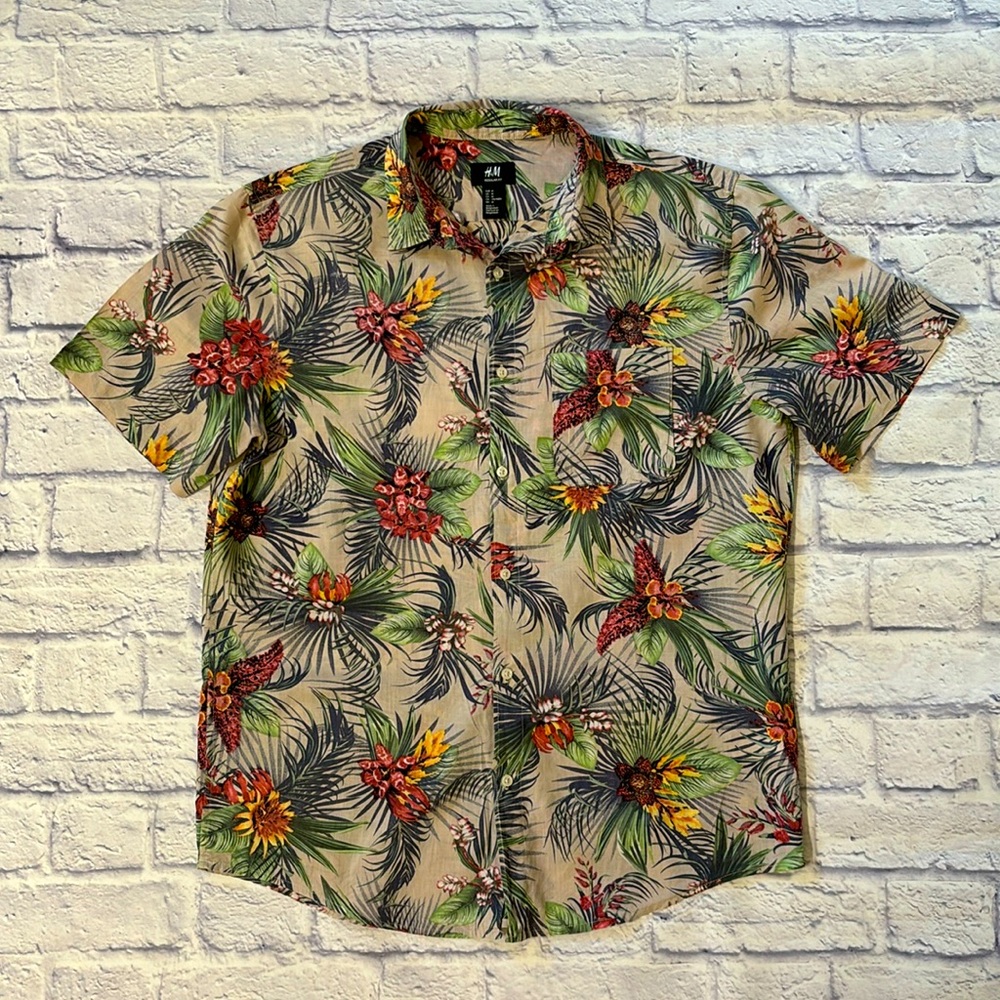H&M Hawaiian Shirt Short Sleeve 100% Cotton Button Down Tan Shirt Size Medium